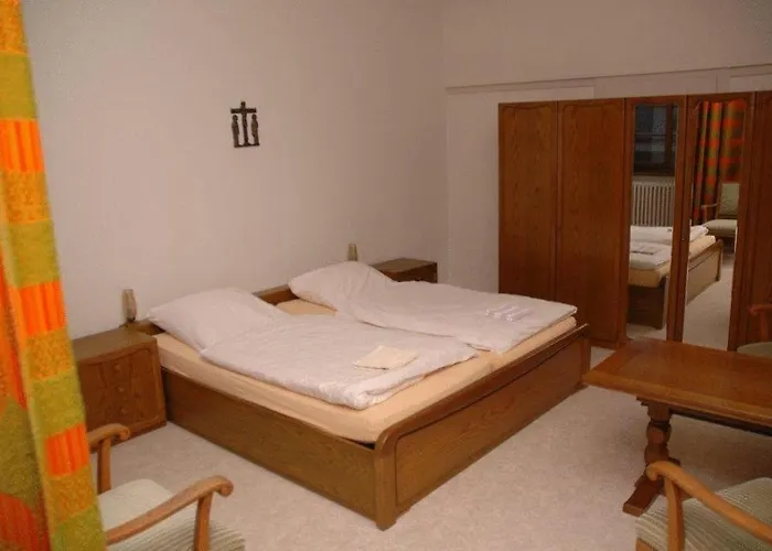 Nikolauskloster Penzion Jüchen